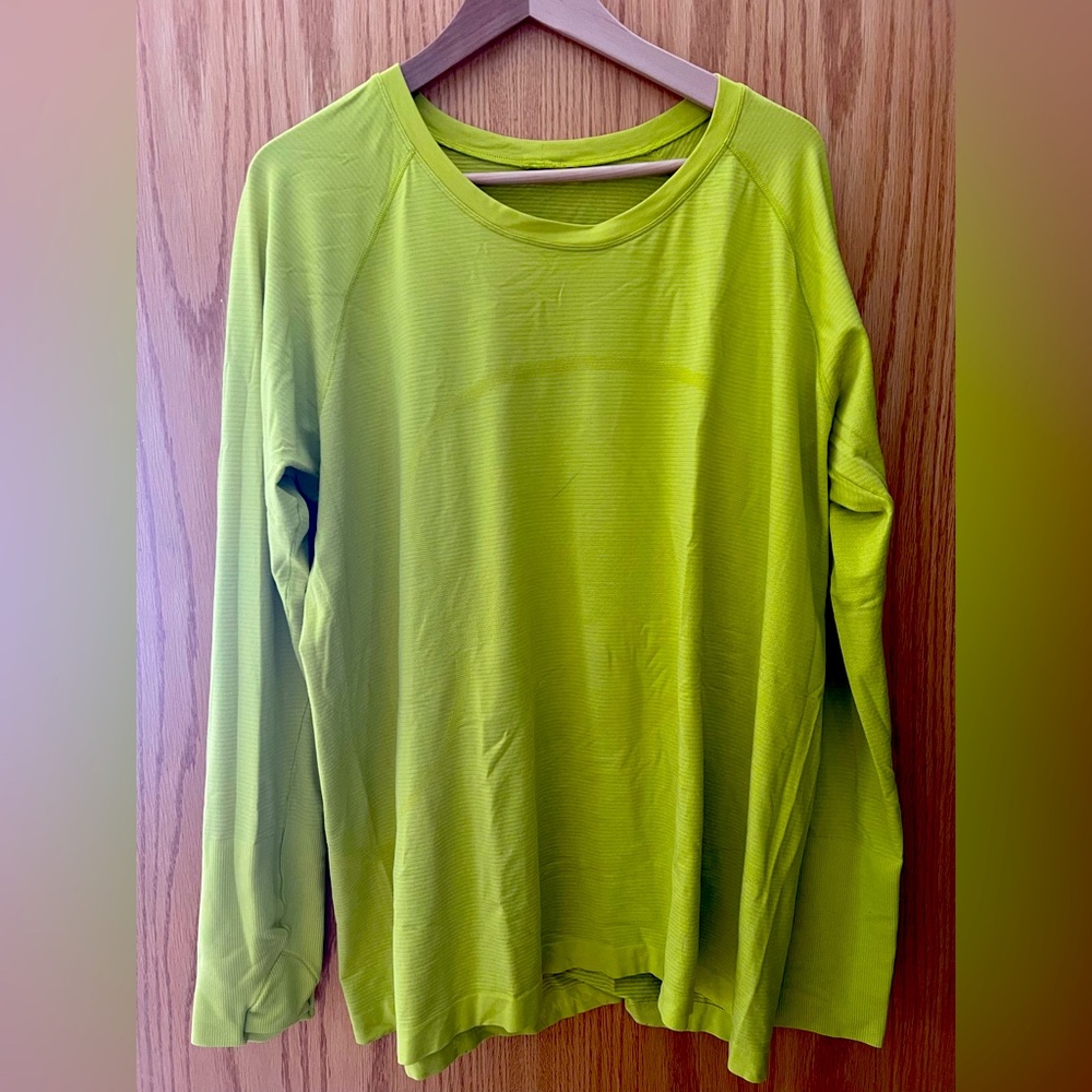 Swiftly Tech Long-Sleeve Shirt 2.0
Hip Length - Size 20